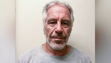 El este miliardarul lumii care a luat o boală venerică, după ce Jeffrey Epstein a adus rusoaice în SUA! Ar fi îmbolnăvit-o și pe soția lui