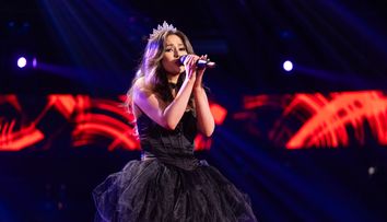 Vocea României, 27 septembrie. Ada Petcu, concurenta care a fost comparată cu Miley Cyrus, a făcut spectacol pe scena Vocea României! De ce nu s-a întors niciun antrenor la momentul ei artistic: „A început foarte timorată”