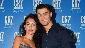 Iubita lui Ronaldo, posterior mai sexy ca al lui Jennifer Lopez. Cum arată într-o pereche de pantaloni mulați de piele