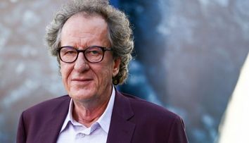 Actorul Geoffrey Rush s-a îmbogățit în urma procesului intentat unui ziar. Câți bani a câștigat în instanță