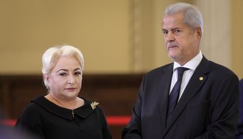 Cum a apărut Viorica Dăncilă la priveghiul lui Ion Iliescu. Detaliul care nu a fost trecut cu vederea