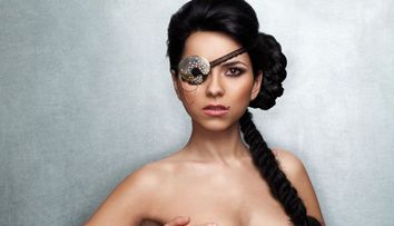 Inna, complet nemachiata si cu parul cret. Fotografia care a strans mii de like-uri si comentarii. Iti place cum arata asa?