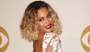Beyonce a impresionat cu formele ei apetisante, intr-o pereche de jeansi mulati. Asa arata o femeie adevarata