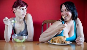 7 riscuri la care te supui daca esti tot timpul la dieta. Vezi AICI!