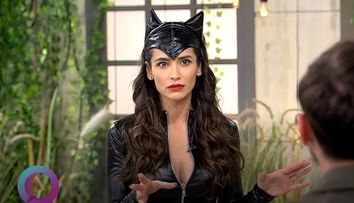 Lili Sandu, apariție super sexy în platoul Vorbește Lumea. În ce s-a costumat prezentatoarea de Halloween
