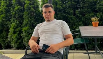 Un tânăr de 23 de ani din Olt, gest extrem după ce a aflat că l-a înșelat iubita! Bărbatul a murit în urma unui accident teribil de mașină