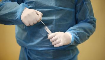 Reușită pentru cercetătorii ieșeni! Au creat un test PCR care indică tulpina virusului şi în ce stadiu se află boala