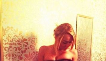 Miley Cyrus: Adio inocenta, <span style=