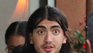 Ani de zile s-a ferit de paparazzi și urăște lumina reflectoarelor. Fiul cel mai mic al lui Michael Jackson este azi un tânăr chipeș care trăiește departe de celebritate