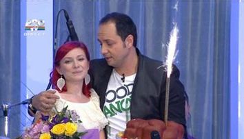 Veverita Alinuta si-a serbat ziua de nastere in platoul Happy Hour!