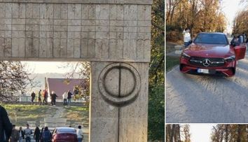 O șoferiță a intrat cu mașina la câţiva metri de Masa Tăcerii, creația lui Brâncuși de la Târgu Jiu - FOTO
