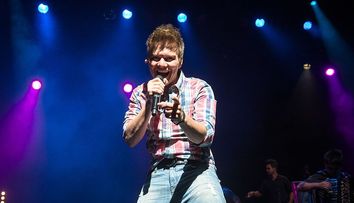Cu ani în urmă făcea furori cu melodia ”Ai se eu te pego