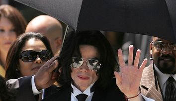 Michael Jackson, motivul șocant pentru care își punea plasturi pe nas