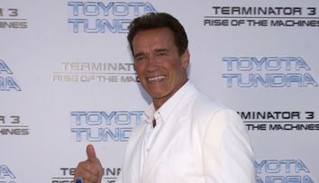 El e cel mai mic dintre copiii lui Arnold Schwarzenegger. Cum arata Christopher, fiul de 19 ani al actorului