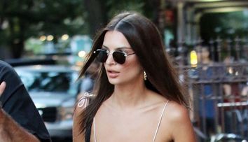Emily Ratajkowski, imagine riscantă pe Instagram. Ce a postat vedeta din autoizolare