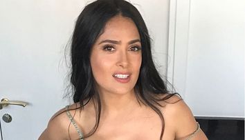 Salma Hayek, aparitie ravasitoare la Cannes. La 51 de ani actrita este mai sexy ca niciodata