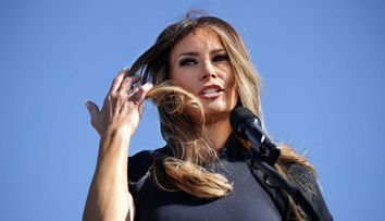 Rochia neagră a Melaniei Trump dă naștere unei noi teorii a conspirației