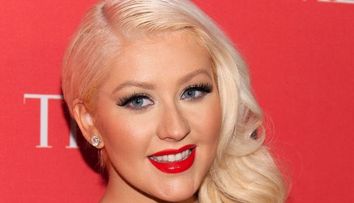 Christina Aguilera, super sexy intr-o rochie neagra. Cat de mult a slabit cantareata in ultimele saptamani: FOTO