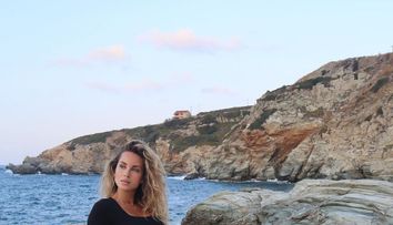 Otniela Sandu, apariție seducătoare în costum de baie! Cum s-a pozat vedeta în vacanță: „O frumusețe de femeie”
