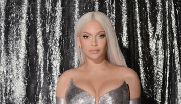 Beyonce, photoshopată să pară albă la premiera filmului ei, Renaissance: “Cine-i doamna caucaziană?”