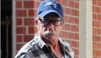 Ghiceste cine este personajul din fotografie! UPDATE! Ati ghicit: este Mel Gibson