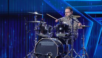 Românii au talent 2020 - Cornel Hrișcă Munn s-a născut fără mâini, dar rupe tobele, la Românii au talent