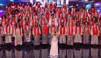 100 de oameni au intrat in acelasi timp pe scena, iar ce a urmat va ramane in istoria show-ului Britain's Got Talent