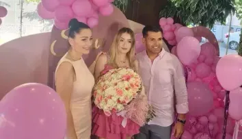 Fiica lui Brigitte Pastramă de nerecunoscut după intervențiile estetice. Cum arată acum Sara