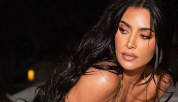 Kim Kardashian și-a dezamăgit fanii după ce a apărut într-un costum ultramulat. Ce detaliu jenant au remarcat aceștia