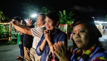 Operaţiunea de salvare a celor 12 copii blocați în peştera thailandeză, subiect de film. Dar cine îl va face primul?
