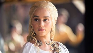 Emilia Clarke, dezvăluiri din culisele Game of Thrones: „Era să mor după sezonul I”