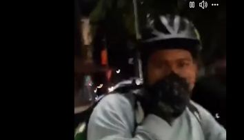Un livrator nepalez a fost lovit cu pumnul de un tânăr, în Bucureşti:„Du-te înapoi în țara ta! Ești un invadator!” VIDEO