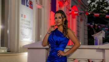Mădălina Coca, finalista Vocea României, seară franțuzească „La vie en rose” la Teatrul Elisabeta
