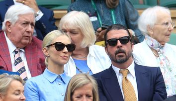 A anunțat pe Instagram că și-a înșelat soția și că are un copil în afara căsătoriei. Mesajul șocant postat de celebrul rocker Dave Grohl