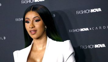 Cardi B, imagini incendiare, într-o lenjerie foarte sexy. Ce părere au avut fanii săi