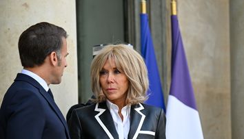 Ce i-a spus, de fapt, Brigitte lui Emmanuel Macron după „palma” din Vietnam. Un expert în citirea buzelor a dezvăluit cum l-a jignit