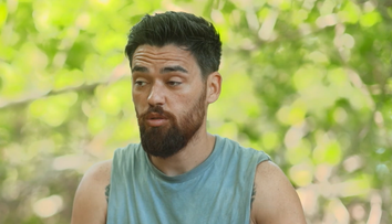 Votul acordat de Jador, motiv de discuție în tabăra Războinicilor. Concurenții Survivor All Stars nu îl văd cu ochi bun pe oponentul din tabăra Faimoșilor: „S-a jucat cu sentimentele lui Zanni”