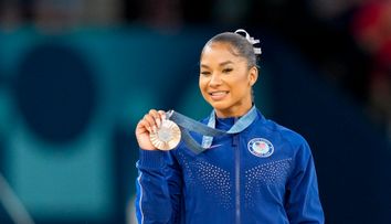 Mesajul gimnastei Jordan Chiles, după ce i-a suflat medalia Anei Maria Bărbosu: 