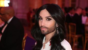 Conchita Wurst nu mai arată așa. La ce schimbare de look a apelat fostul câștigător de la Eurovision