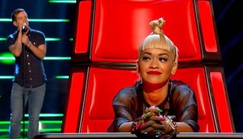 Rita Ora a cazut sub scaun cand l-a auzit cantand. El e concurentul care i-a cucerit pe juratii de la 