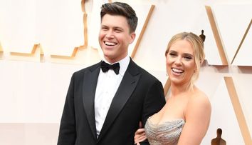 VIDEO Scarlett Johansson, farsă lipicioasă din partea soțului în timpul unui discurs televizat
