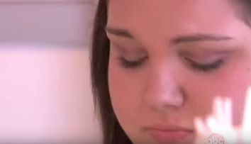 Au ras de o fata cu dificultati de vorbire. Un experiment social despre reactiile oamenilor, intr-o asemena situatie