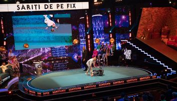 Săriți de pe fix, 12 octombrie 2023. Anamaria Prodan și Jean de la Craiova au scris cu trupurile lor prin platou, la proba ABC... dar pe jos