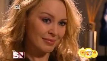Kylie Minogue a izbucnit in plans in timpul unui interviu! VIDEO