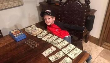 Un puști de 7 ani a strâns 22.000 $ vânzând ciocolată caldă. N-o să-ți vină să crezi ce vrea să facă cu banii