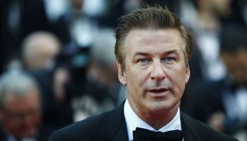 Alec Baldwin ar putea fi tras la răspundere în filmările din „Rust” în calitate de producător, nu de actor