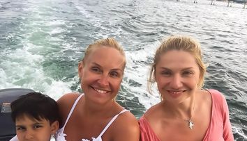 Vica Blochina, imagine pe placul fanilor. Blondina s-a pozat in costum de baie si a publicat imaginea pe internet