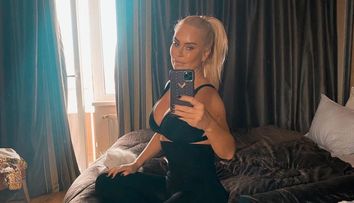 Vica Blochina, virală pe internet după ce a îmbrăcat un costum de Catwoman