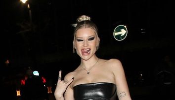 Sora lui Kate Moss, dependentă de droguri la 24 de ani. Tânăra a fost concediată de agenția de modelling