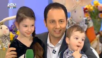 De Paste, Pavel Stratan si-a adus copiii - pe Cezar si pe Cleopatra - la Happy Hour! VIDEO
